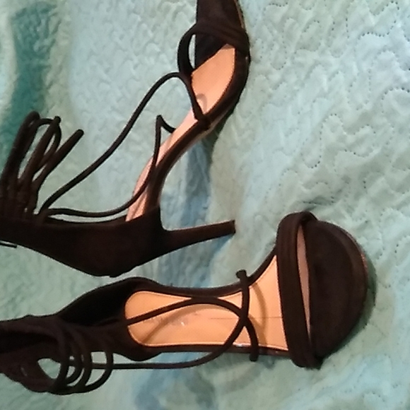 Gianni Bini Shoes - Black Gianni Bini strap Hills